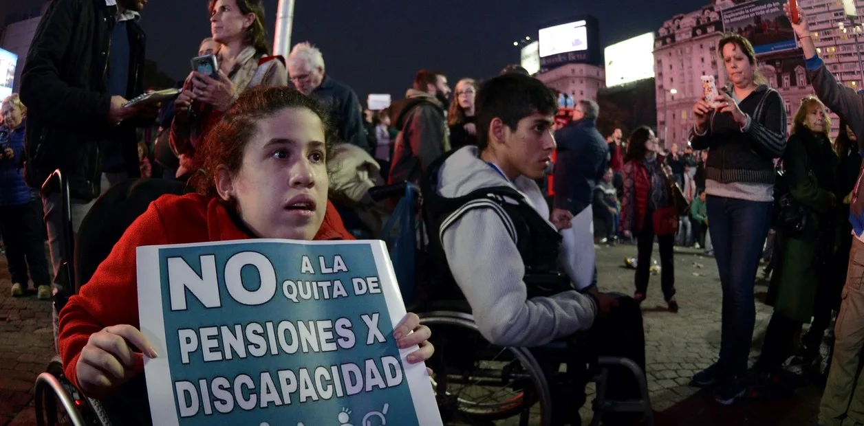 Recortes en discapacidad: el gobierno nacional suspendió más de 80 mil pensiones y anticipa nuevas bajas