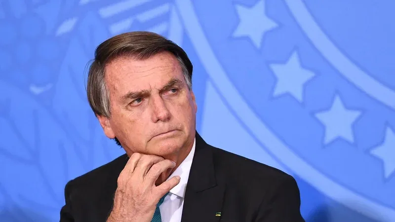 Como Cristina Kirchner, Jair Bolsonaro deberá cumplir prisión domiciliaria con tobillera