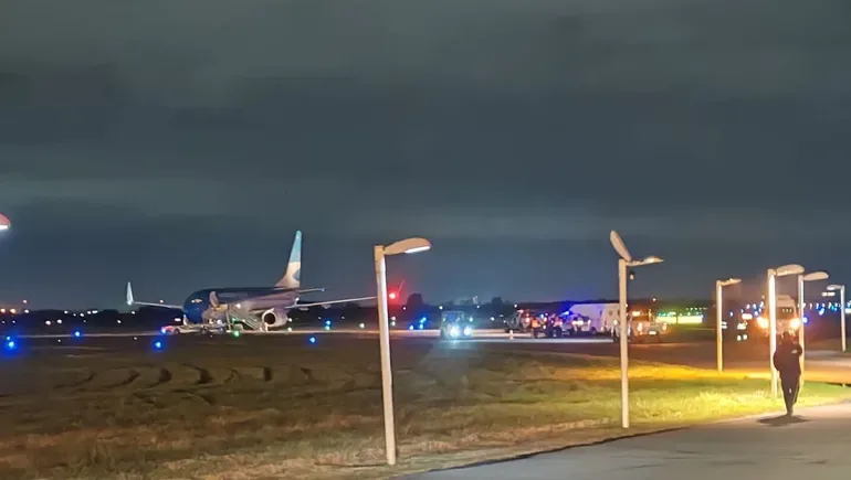 Susto por dos amenazas de bomba a vuelos que se dirigían al aeropuerto de Ezeiza y Aeroparque