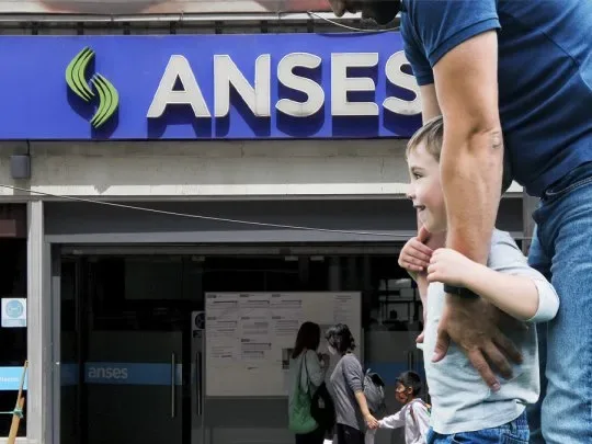 Aumentan las asignaciones familiares y AUH: fijan nuevos montos y rangos salariales