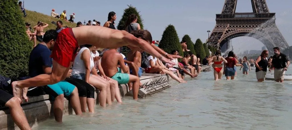 De la ola polar en Argentina al infierno de Europa: el termómetro marcó 63°C en París y ya hay 2 fallecidos