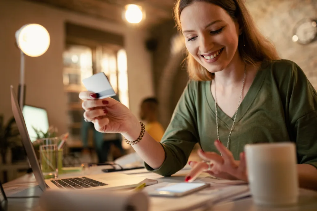Ocho de cada diez argentinos ya manejan su dinero usando tres o más Apps financieras