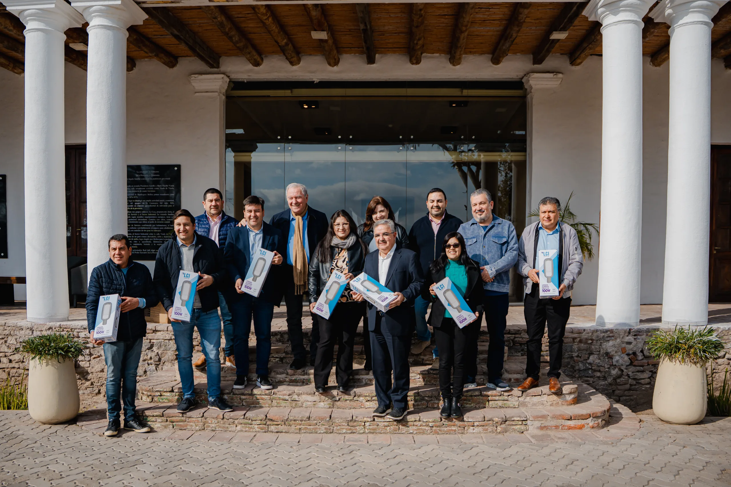 Municipios de Catamarca recibieron luminarias para sus jurisdicciones