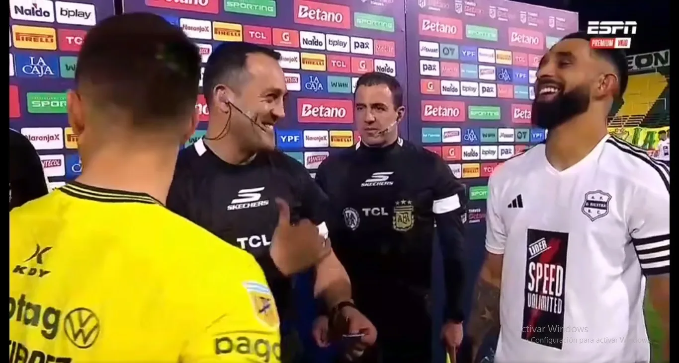 Valle Viejo es viral gracias a los árbitros Fernando Espinoza y Federico Cano (Video)