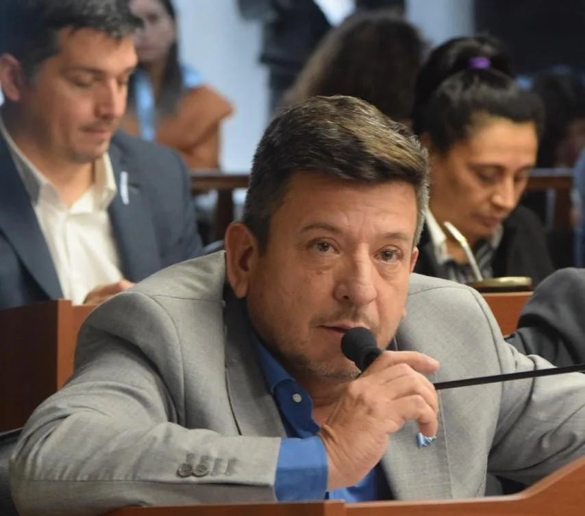 Para el diputado catamarqueño Ledesma, “los libertarios de Catamarca son los voceros pagos de Karina Milei y la familia Menem”