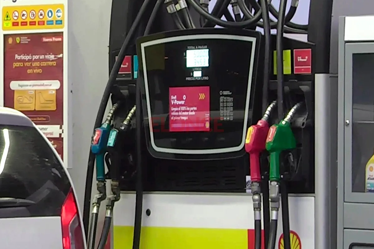 Suben impuestos a los combustibles e impactarán en los precios de la nafta y el gasoil