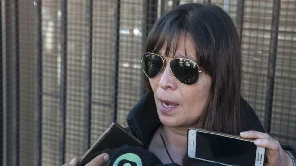 Catamarca: por el ataque a Maxi Gutiérrez, en La Fray piden que la madre de Reyes Modotti no ejerza como docente