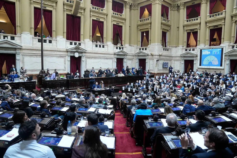 Milei sigue el debate desde Olivos: “Buscan dañar el rumbo económico del Gobierno”