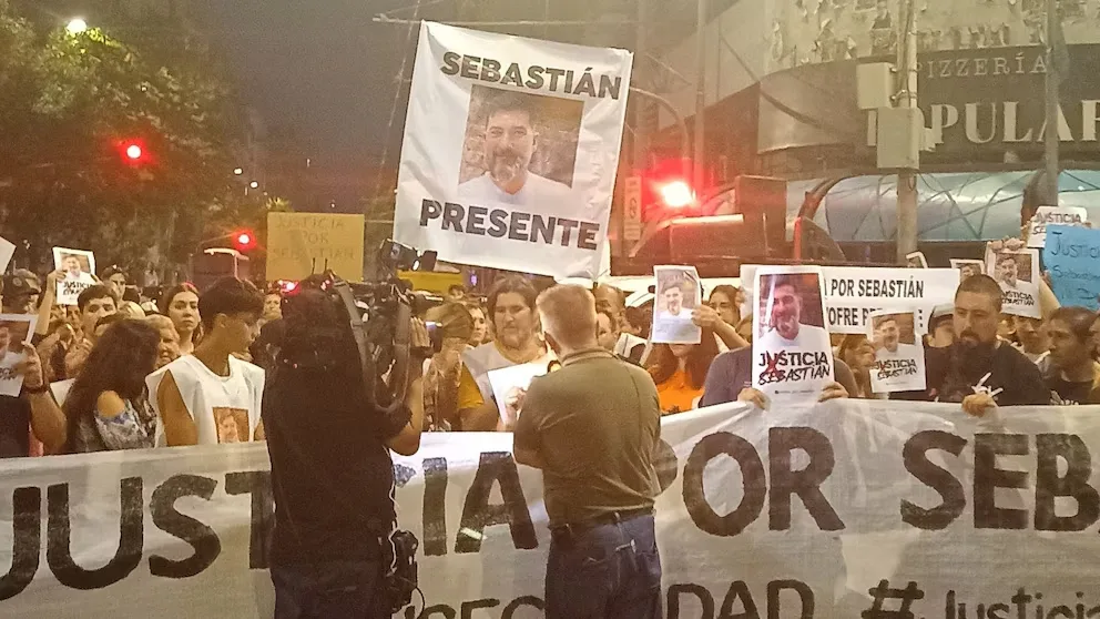 Tiene 15 años, es conocido como “El Orejudo” y acumula un historial de delitos, pero su condición de inimputable lo deja en libertad