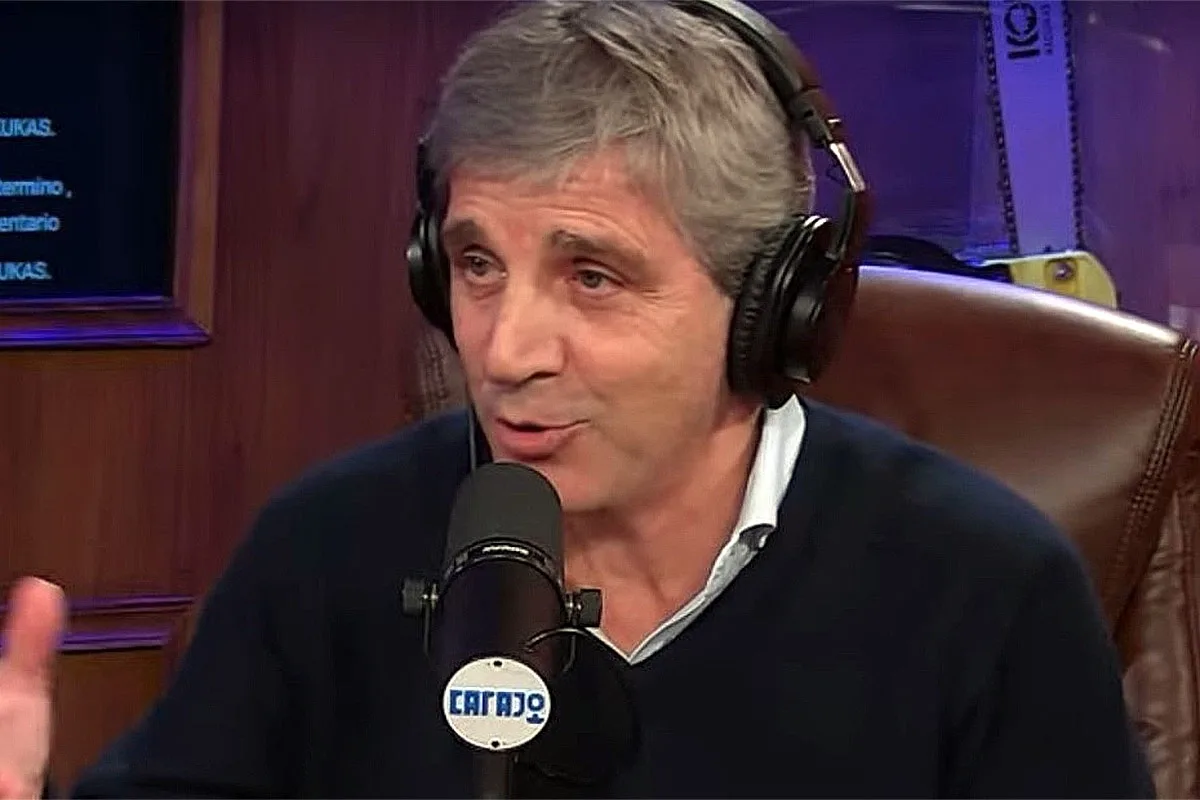 Caputo habló del dólar, de impuestos que “están en la mira” y envió menaje a empresarios