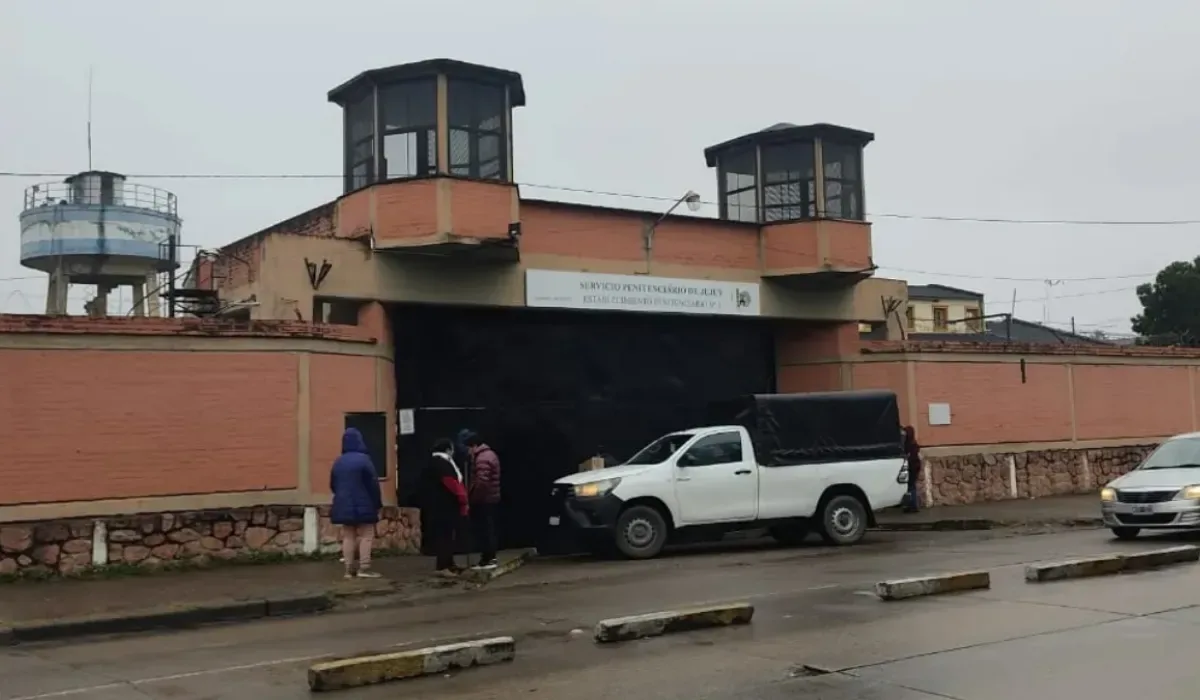 Sin visitas y sin contacto con nadie: cómo pasa sus días el presunto asesino serial en el Penal de Jujuy