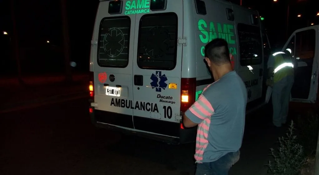 Catamarca: violenta agresión en moto a diseñador que pierde dos dientes por un golpe inesperado
