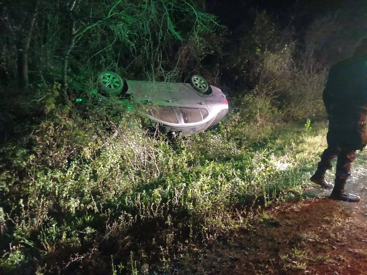 Catamarca: el abogado Víctor García volcó con su auto en La Cébila y debieron trasladarlo de urgencia al Hospital San Juan Bautista