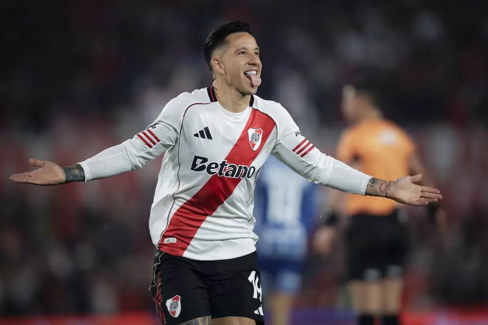 River Plate goleó 4-2 a Godoy Cruz y alcanzó la cima de la tabla anual