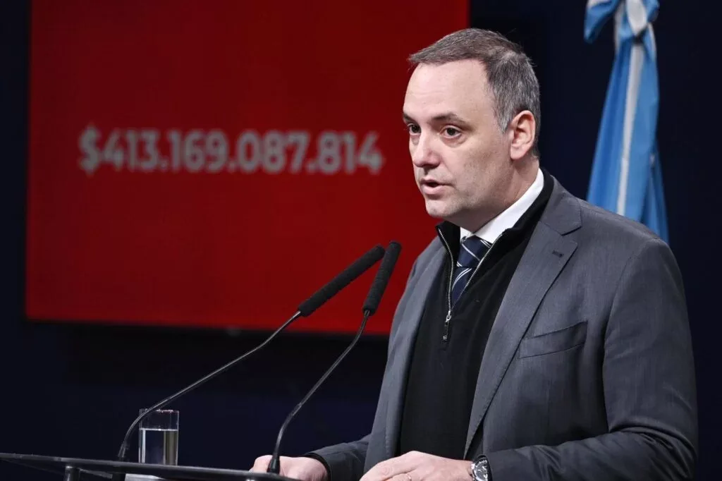 El Gobierno anunció que analiza aplicar un aumento en las prestaciones a personas con discapacidad