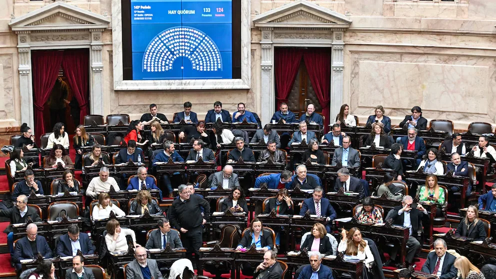 La presencia de 136 diputados dio inicio a una sesión difícil para el Gobierno buscando rechazar los vetos de Milei