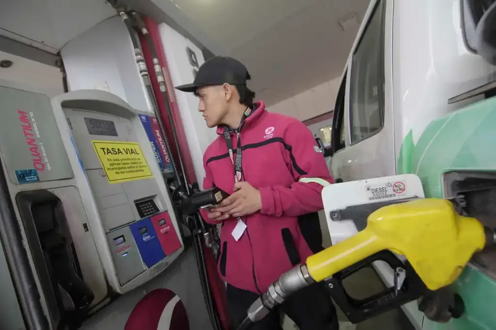 Gobernadores advierten sobre pérdidas millonarias y exigen acelerar cambios en el impuesto a los combustibles