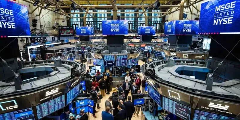 Caen fuerte las acciones y bonos argentinos en el inicio de una nueva semana complicada para el Gobierno