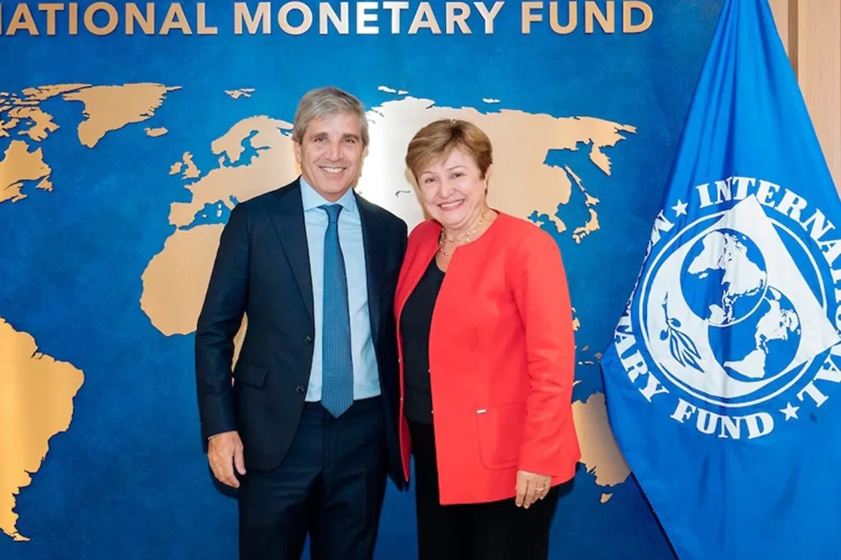 Hoy lunes e Gobierno recibirá los USD 2.000 millones del FMI: a qué destinará ese monto