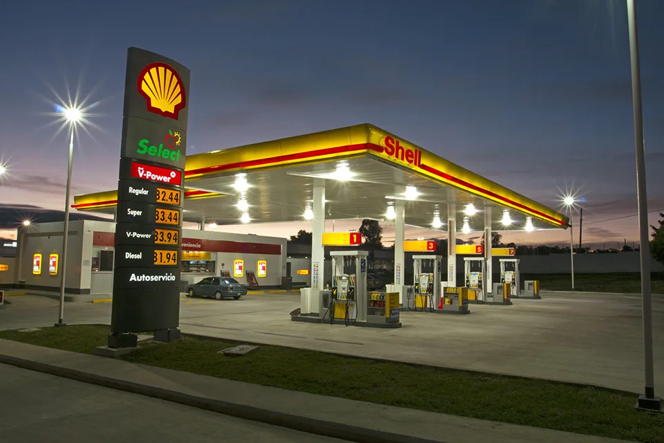 Shell aumentó los precios de sus combustibles: YPF, no
