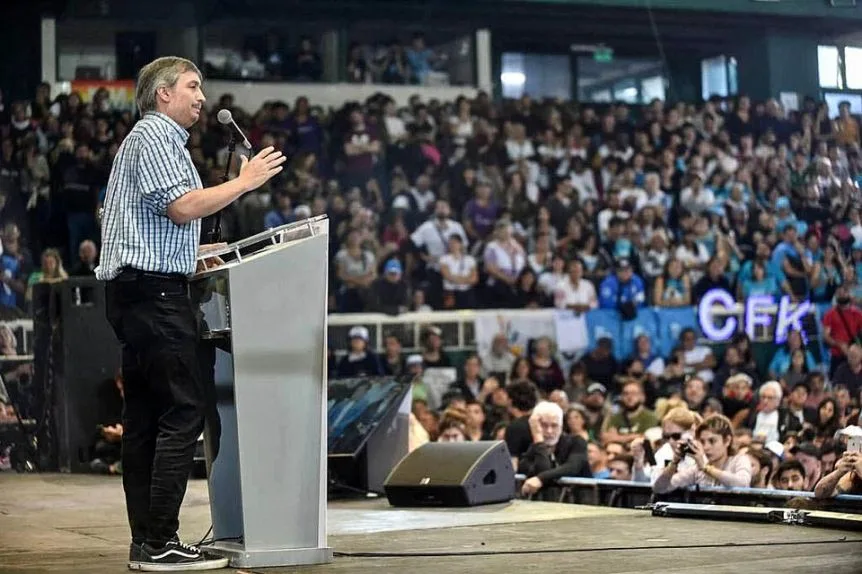 Máximo Kirchner criticó a Axel Kicillof en plena campaña electoral