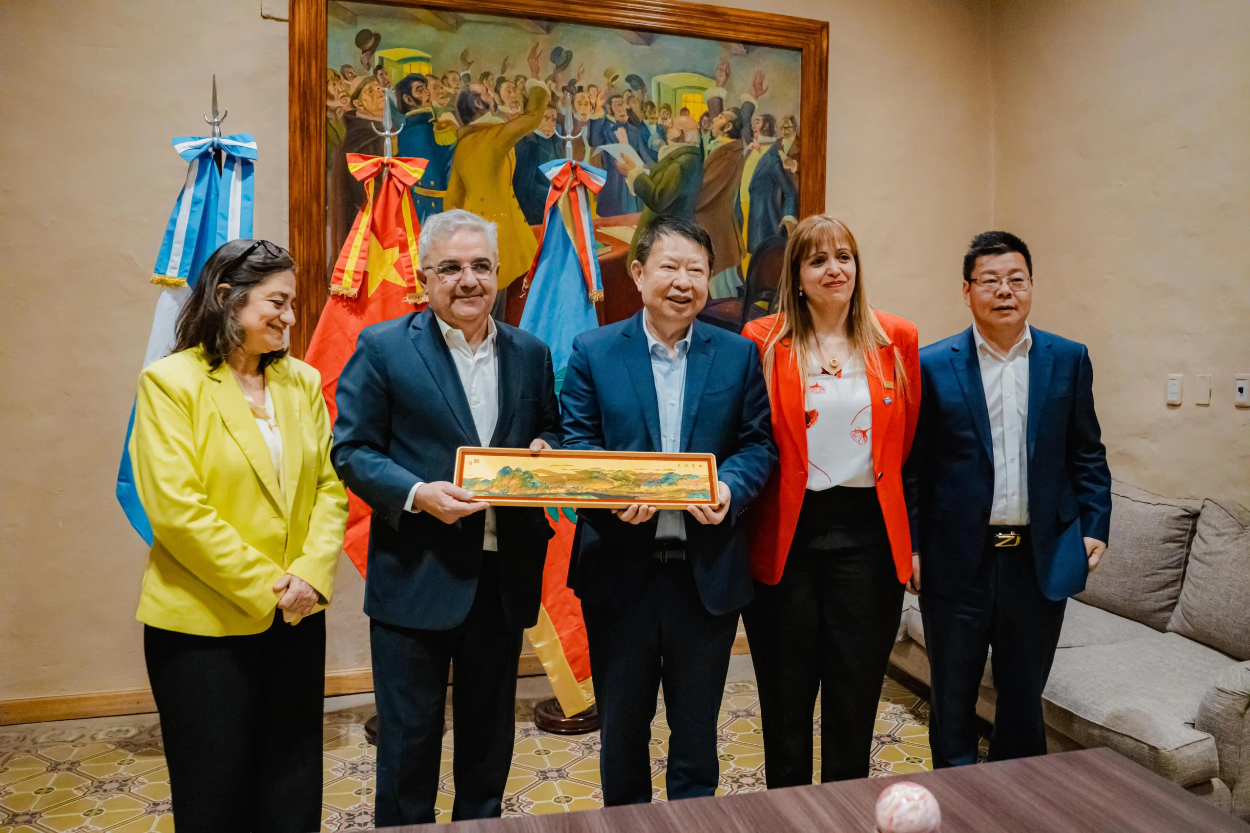 Las principales autoridades de Zijin-Liex iniciaron su visita en Catamarca con un recorrido cultural y tecnológico