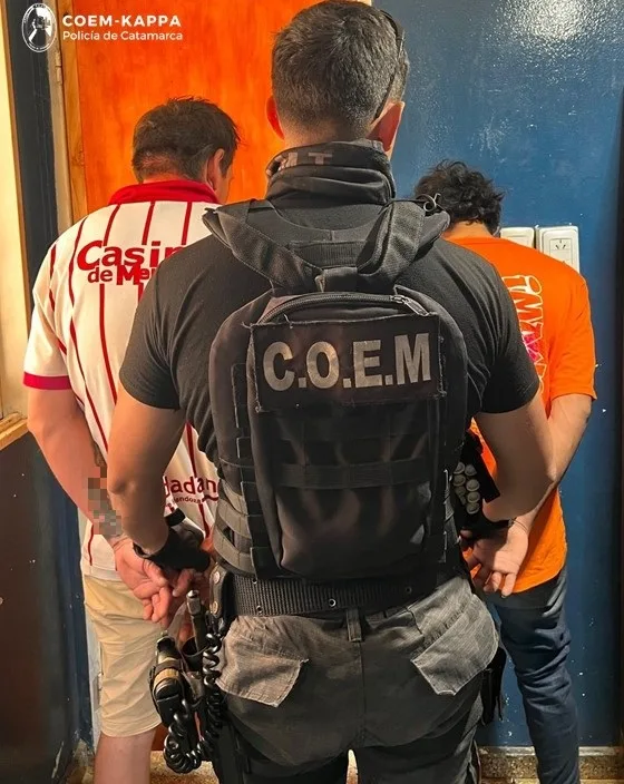 Personal policial de Catamarca detuvo a dos ladrones y recuperó una zaranda metálica sustraída de una cancha de fútbol