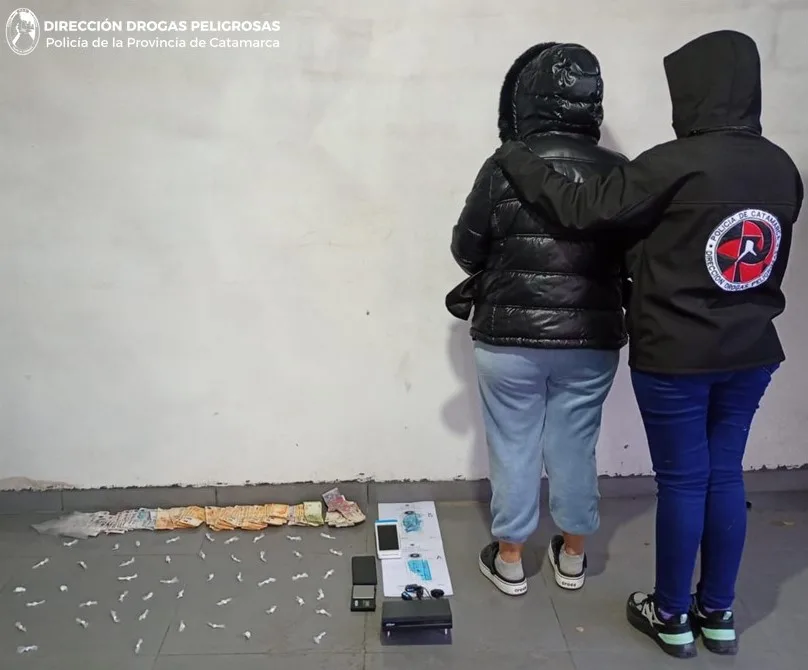 Allanan la casa de una mujer en Catamarca, le secuestran cocaína y quedó detenida