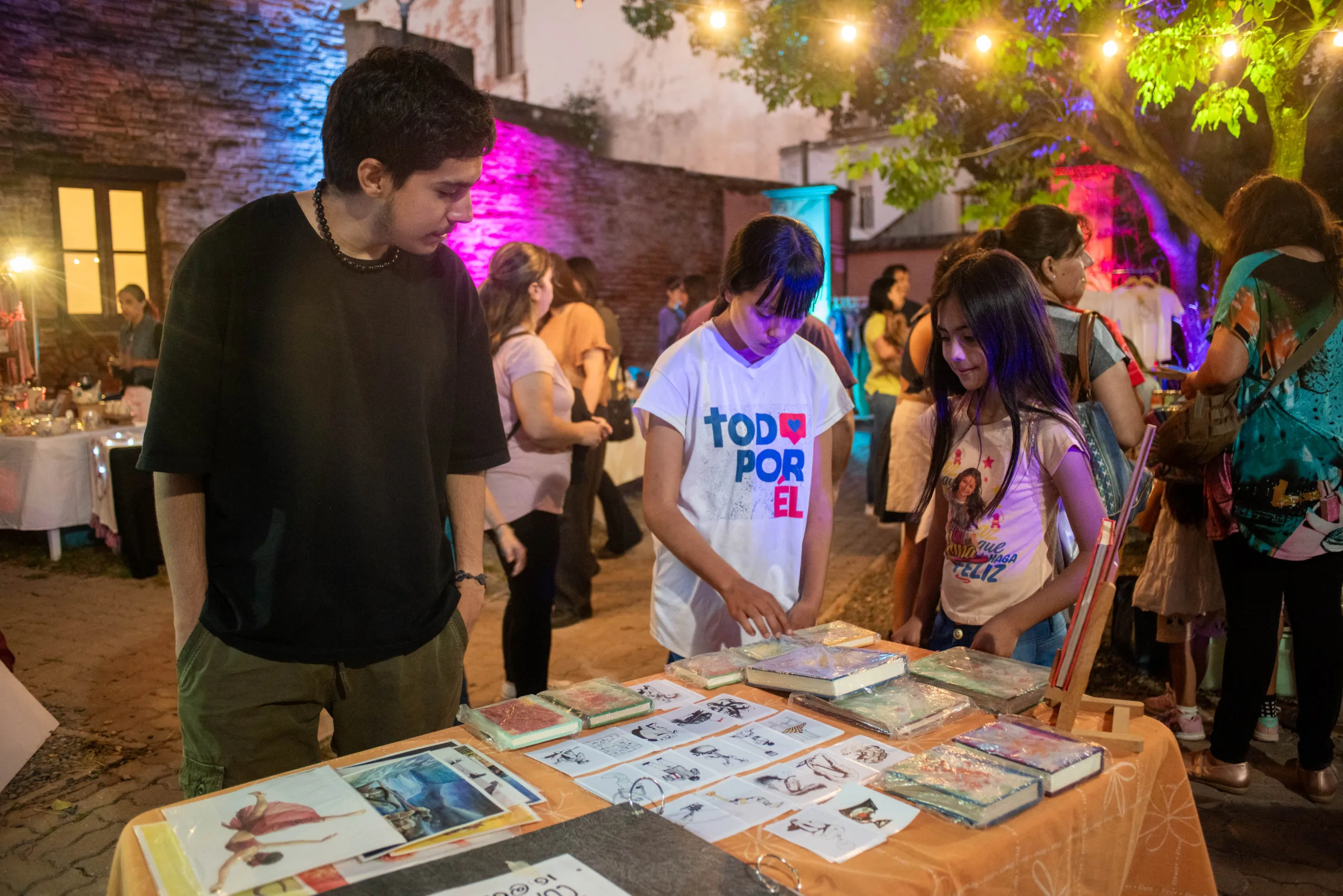 Hoy sábado vuelve la Feria de Tienda C a la Casa de la Cultura