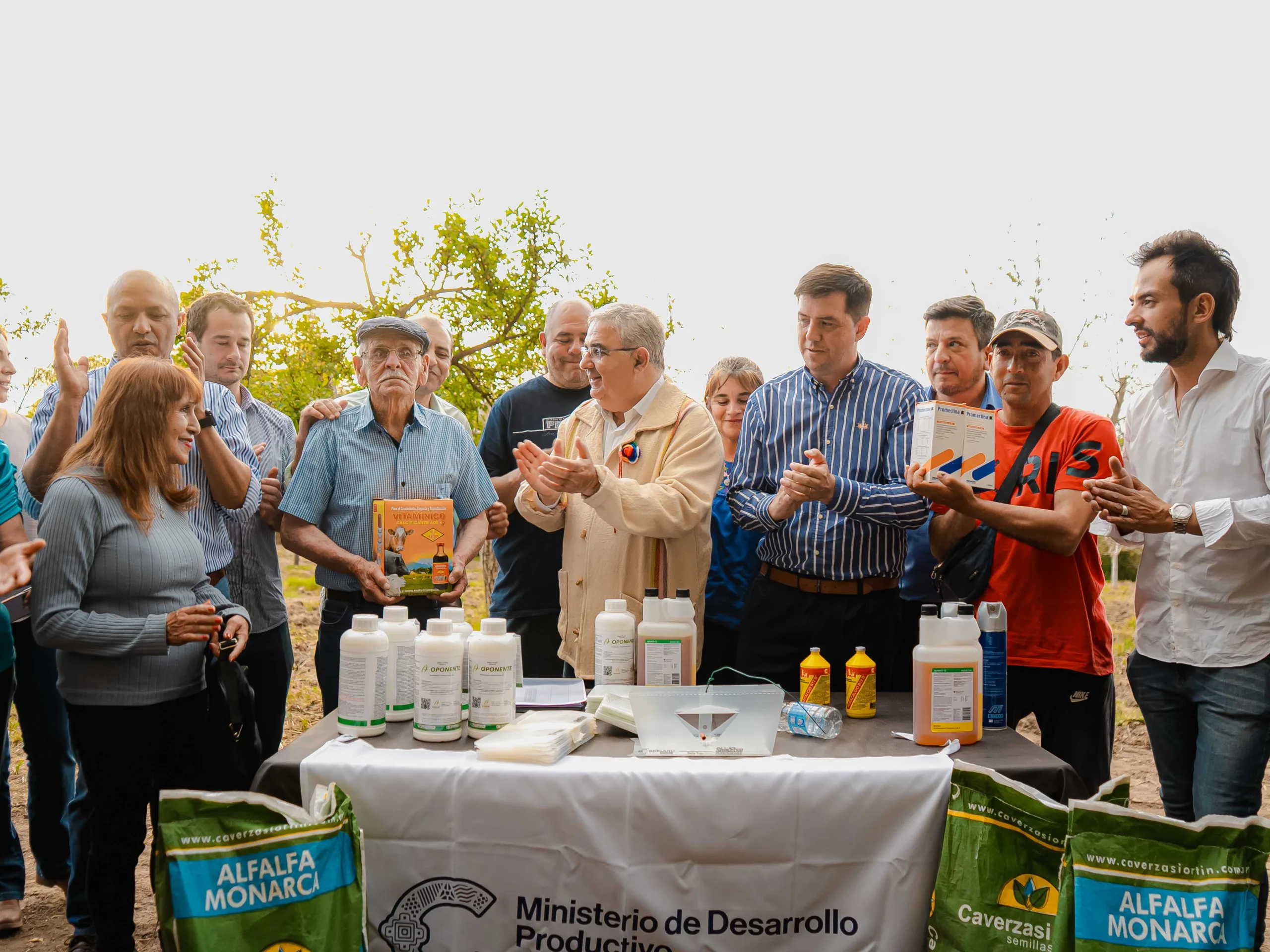Catamarca: productores de Mutquín recibieron sus kits de riego presurizado