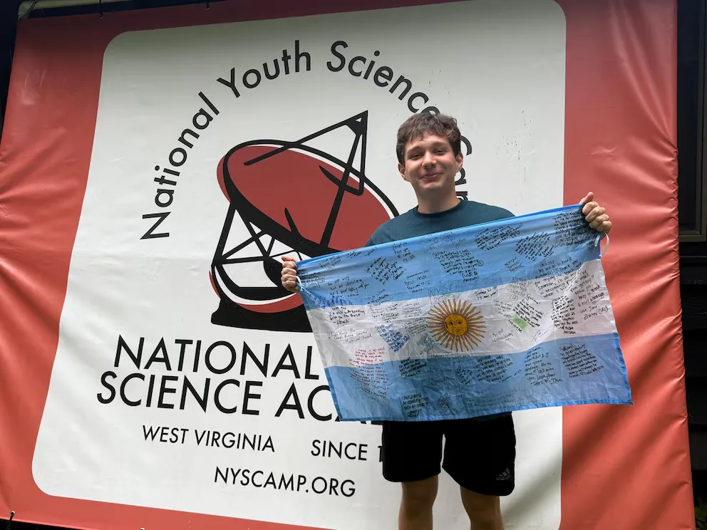 Tiene 17 años: un joven de Lanús quedó seleccionado entre los 10 mejores estudiantes del mundo