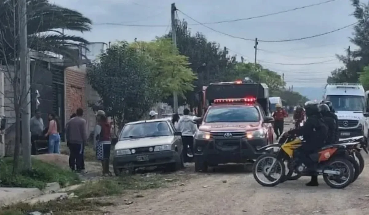 Fue a buscar a su amigo y lo encontró muerto, broncoaspirado con hojas de coca