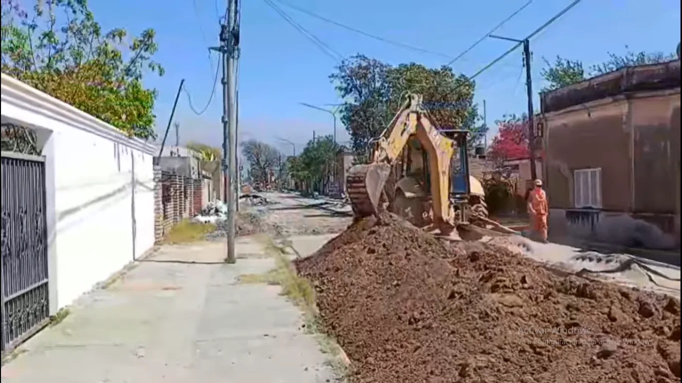 Catamarca: trabajadores municipales de Valle Viejo rompieron un caño de gas mientras instalaban cloacas