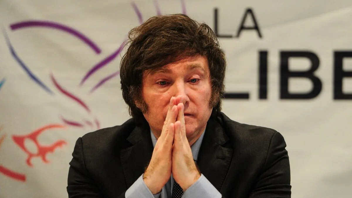 Un sondeo nacional muestra que el 53% de la gente ve una “crisis”, un 25% de ese grupo son votantes de LLA, y el 58% pide la renuncia de Karina Milei