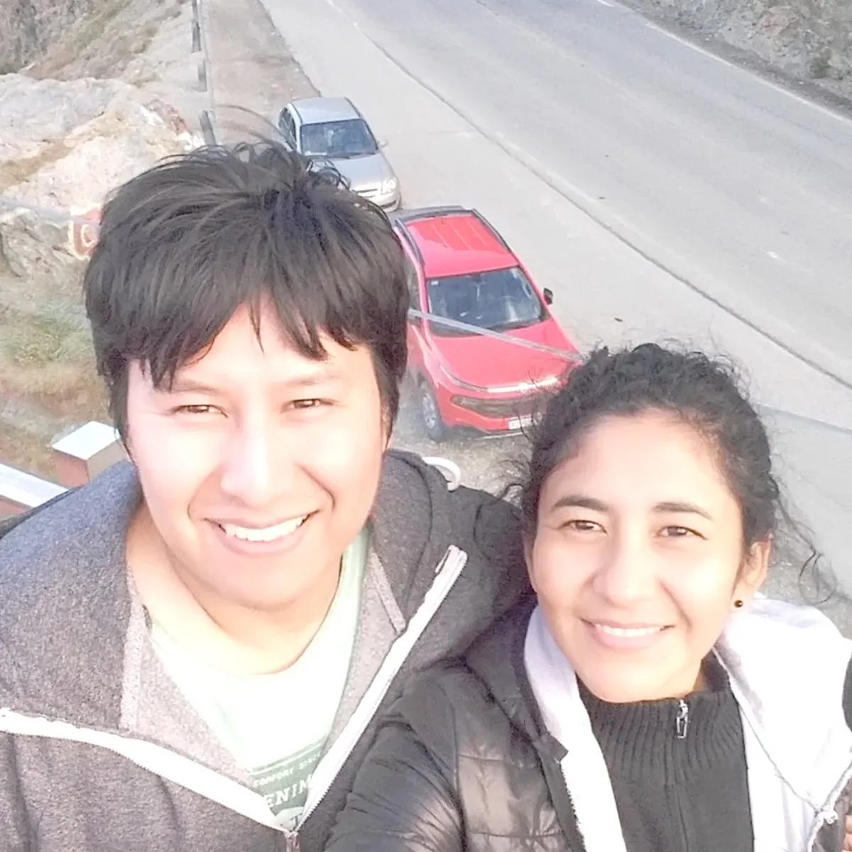 Mueren tres jóvenes hermanos en un incendio, y sus padres se encuentran en grave estado