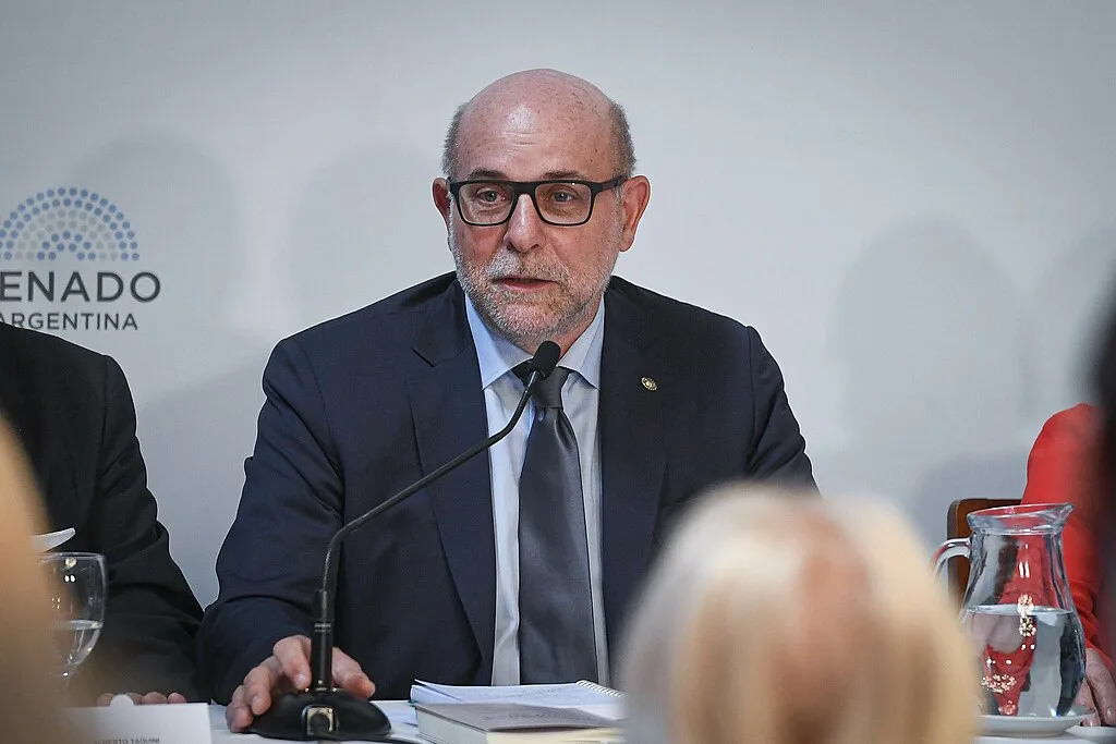 Fama: “Tenemos que cambiar los insultos por acuerdos”
