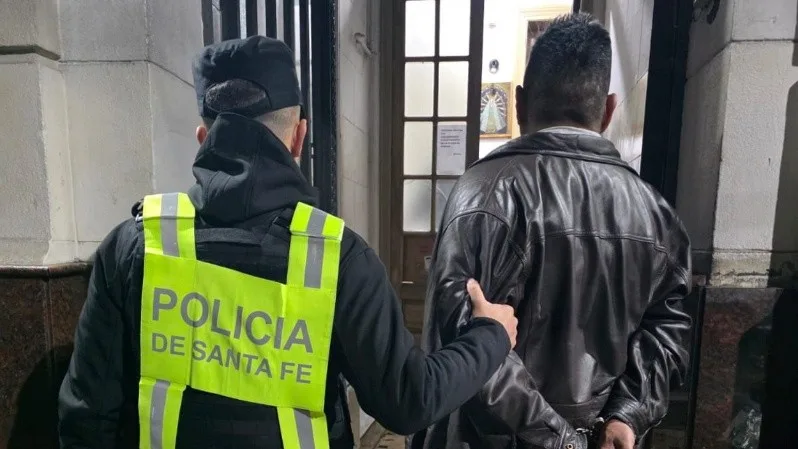 Detuvieron a un hombre que intentó ingresar a un hotel con una adolescente de 14 años