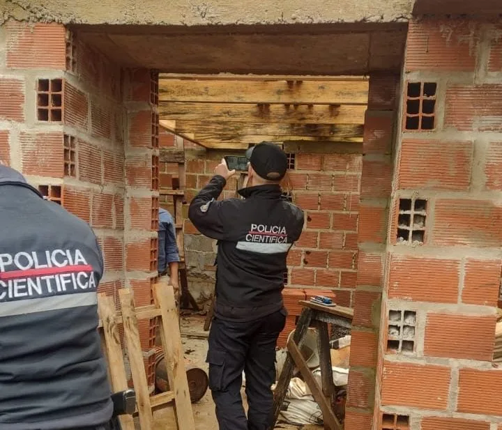 Otro ataque criminal contra una mujer en Misiones: la víctima lucha por su vida al ser atacada por su concubino, quien luego se suicidó