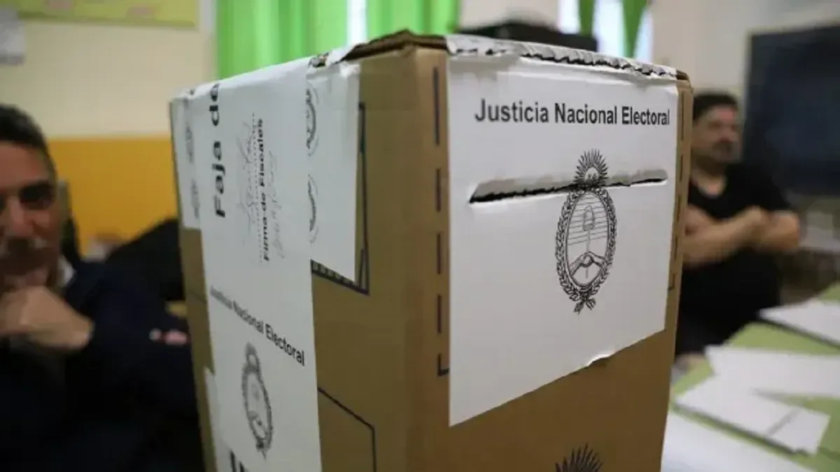 Tenía que ser presidente de mesa, salió corriendo y lo atrapó la Policía