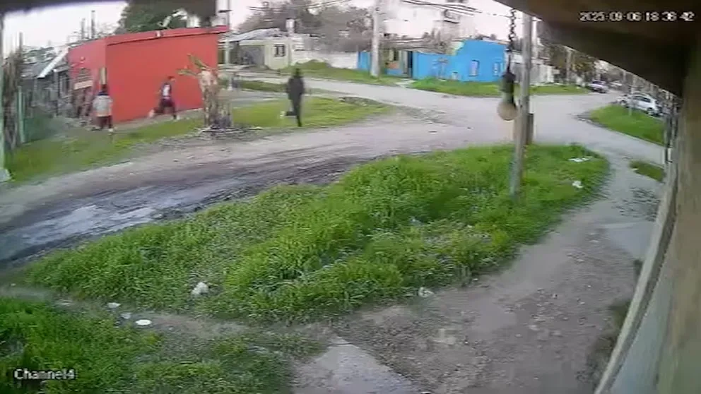 Intentó defender a su mamá de un robo y fue asesinado a tiros por otro menor
