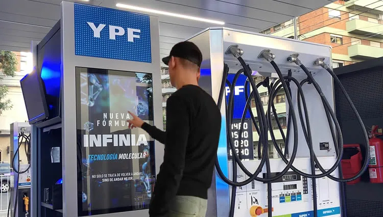 El Gobierno postergó la actualización de los impuestos a los combustibles