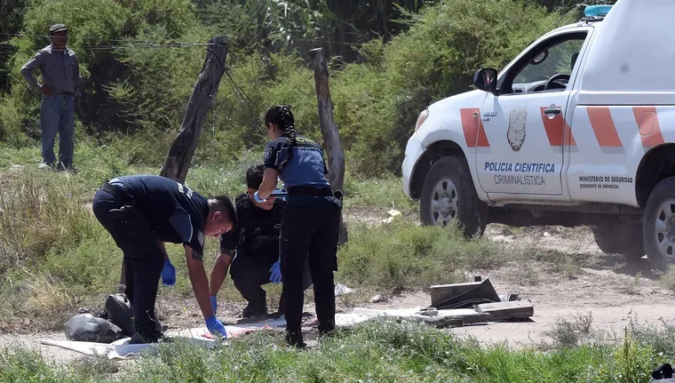 “Pensé que era un maniquí”: halló el cadáver calcinado de un hombre en un descampado