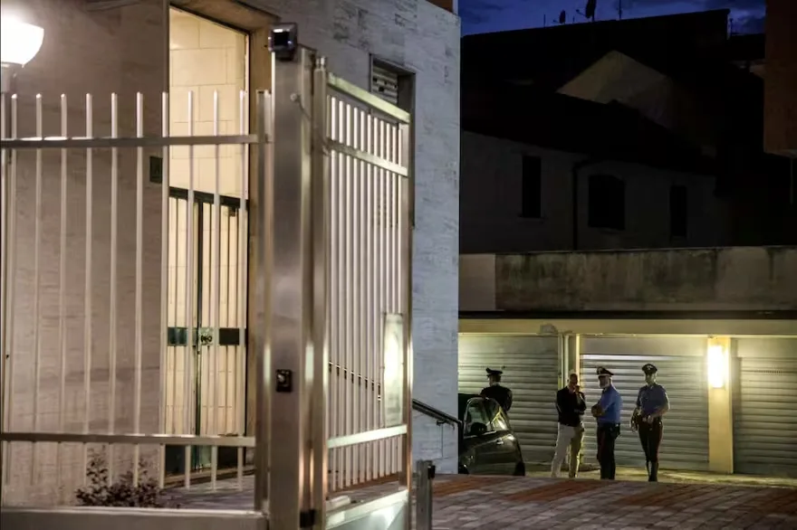 Un hombre se arrojó de un cuarto piso para quitarse la vida, cayó sobre una vecina de 83 años y la mató