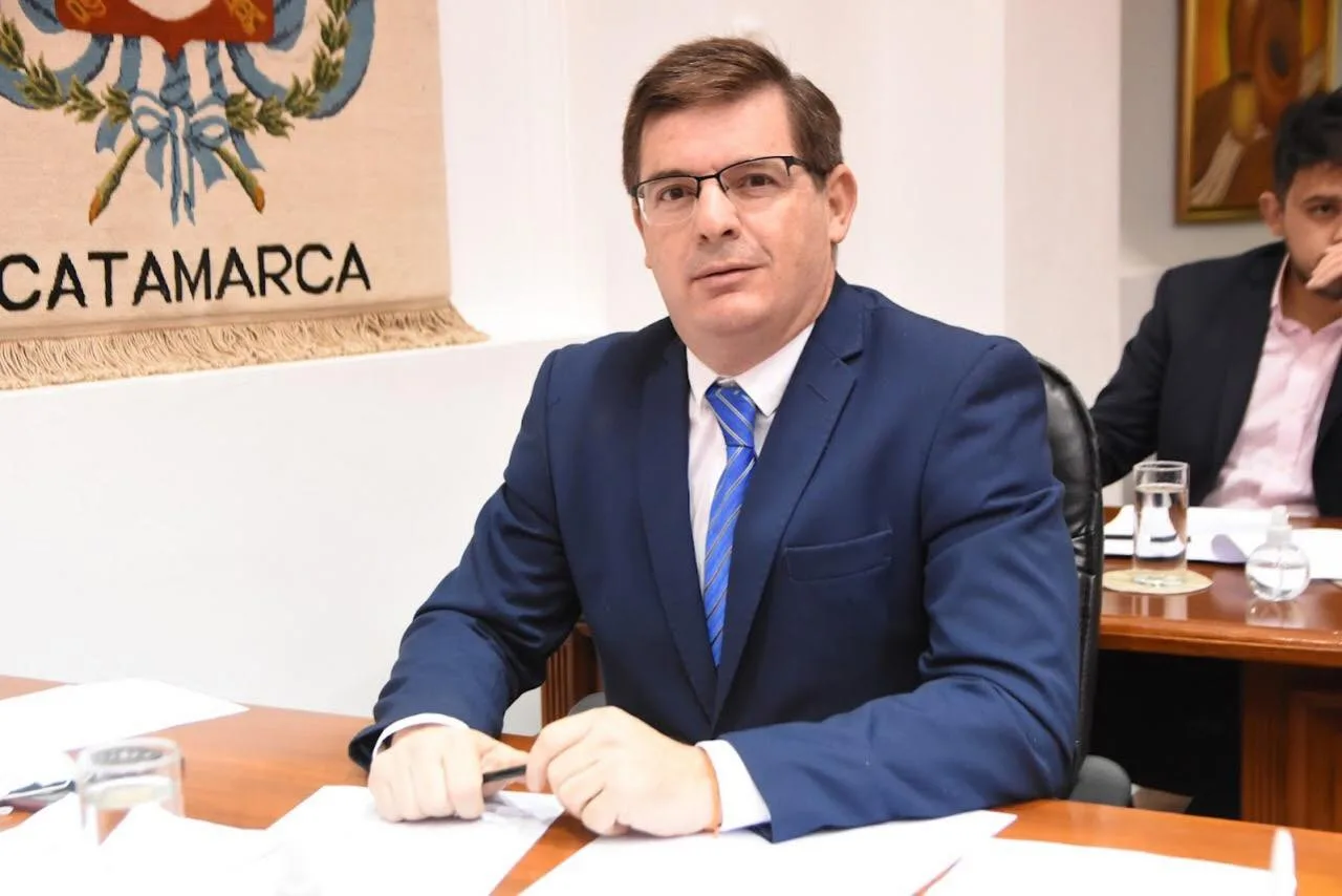 Fernando Navarro cuestionó a Brizuela por defender el veto a la ley de financiamiento universitario
