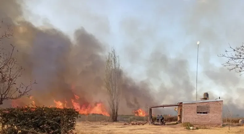 Alerta naranja en Catamarca por fuertes vientos y peligro de incendios forestales