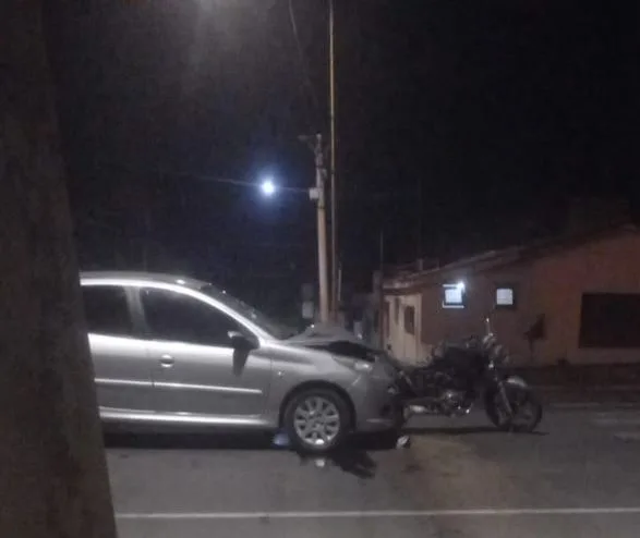Catamarca: muere motociclista al chocar contra un auto en Villa Parque Chacabuco