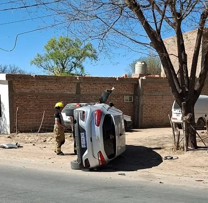 Catamarca: volcó un auto en Santa María y hay tránsito interrumpido en Ruta Nacional 40