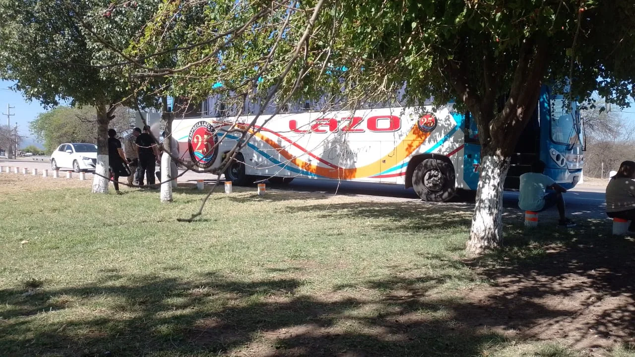 Catamarca: pasajeros quedaron varados en Chumbicha por desperfecto en colectivo con destino a Andalgalá