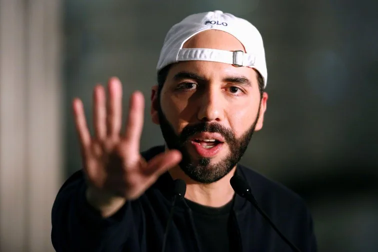Nayib Bukele prohíbe el lenguaje inclusivo en las escuelas de El Salvador