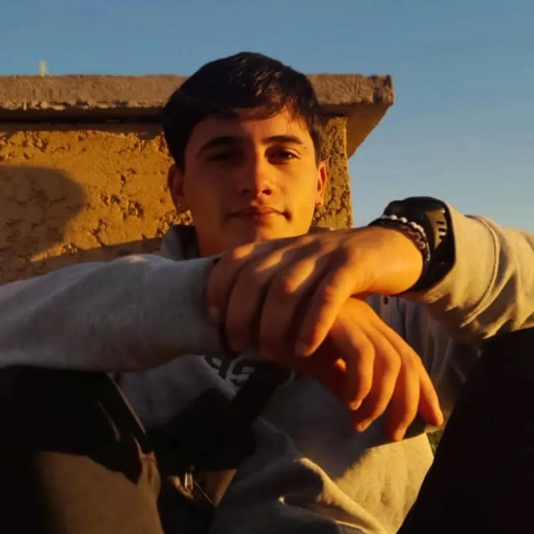 Tomado de Redes: “Esta es la historia que jamás hubiera querido contar… la del suicidio de mi hijo, Lautaro”